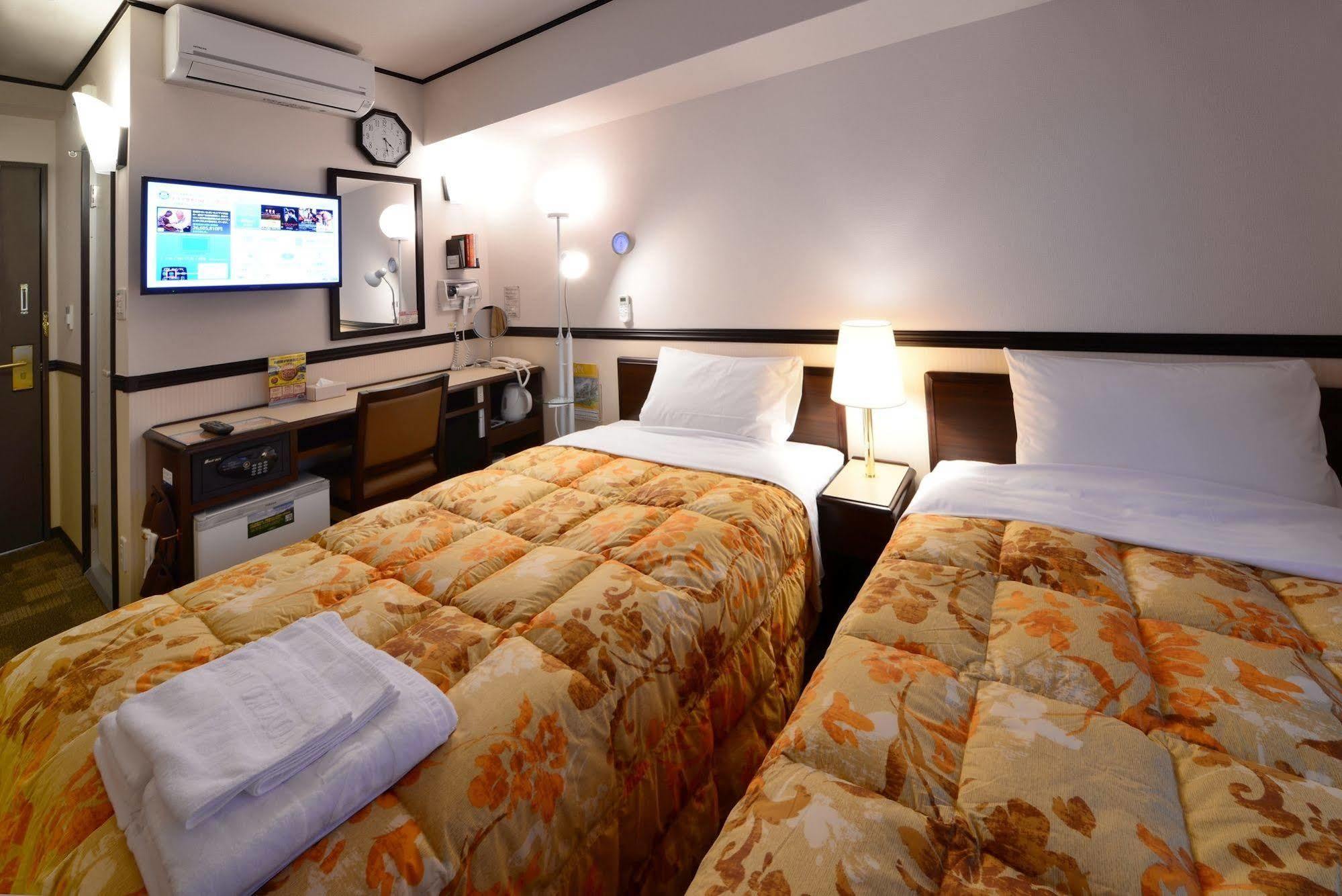 Toyoko Inn Shonan Hiratsuka Eki Kita Guchi No 2 Exterior foto